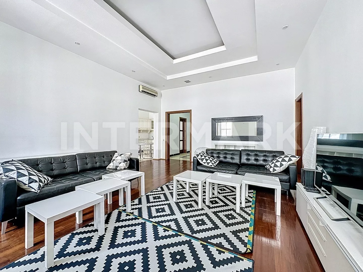 Rent Apartment, 4 rooms  Tverskaya Street, 28, str. 1, Photo 1
