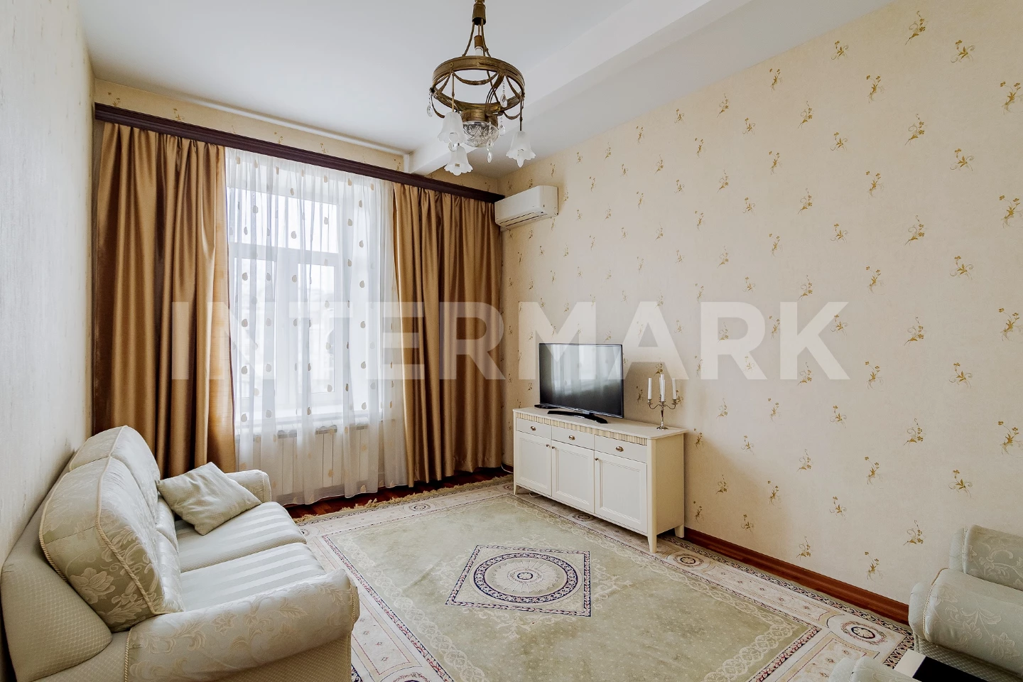 Снять в аренду Квартира, 3 комнаты  улица Остоженка, 40/1, Фото 1