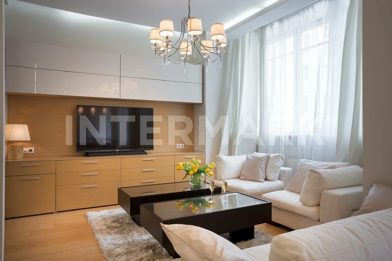 Снять в аренду Квартира, 2 комнаты  Малая Бронная улица, 21/13, стр. 1, Фото 1