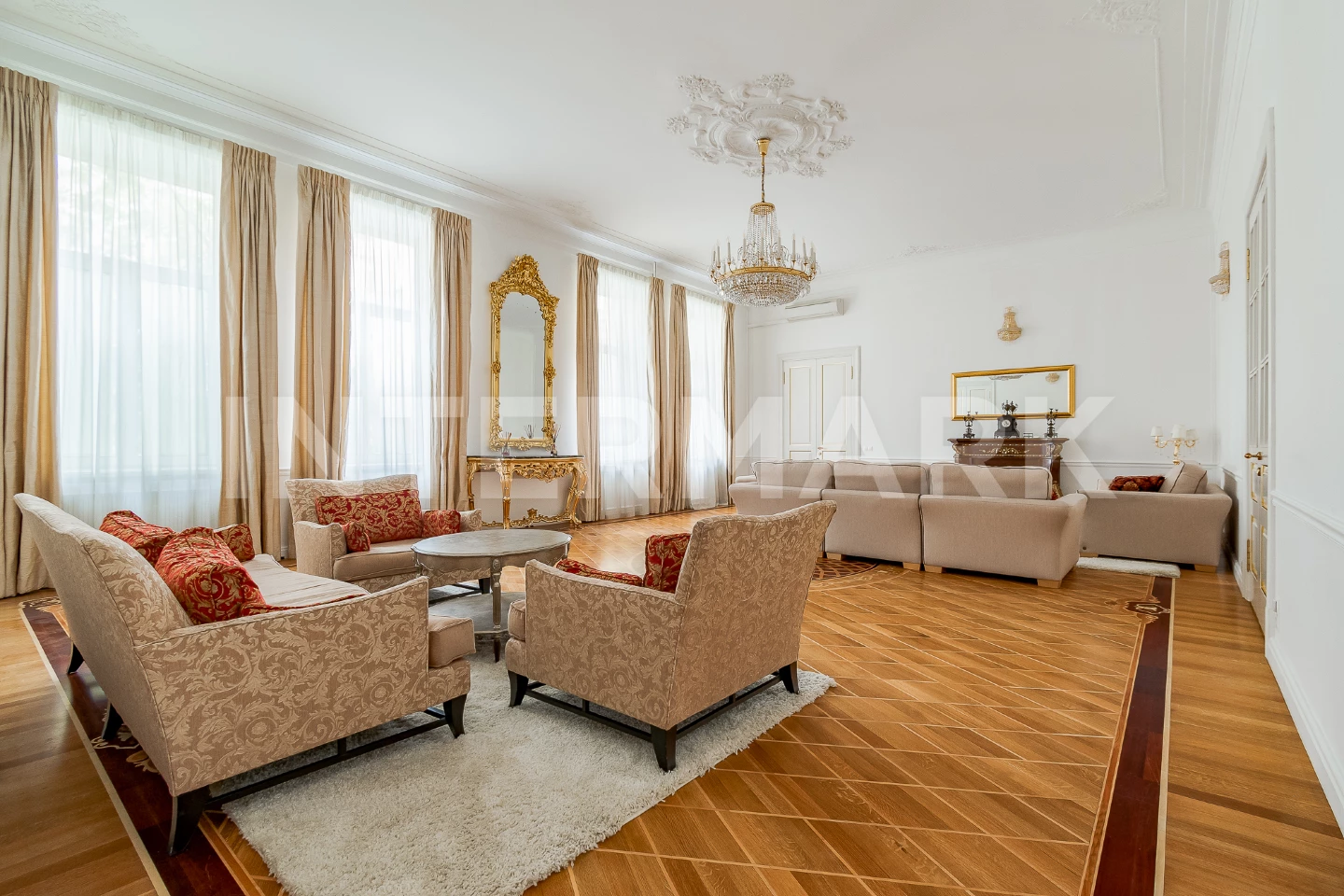 Снять в аренду Квартира, 8 комнат  Романов переулок, 5, Фото 1
