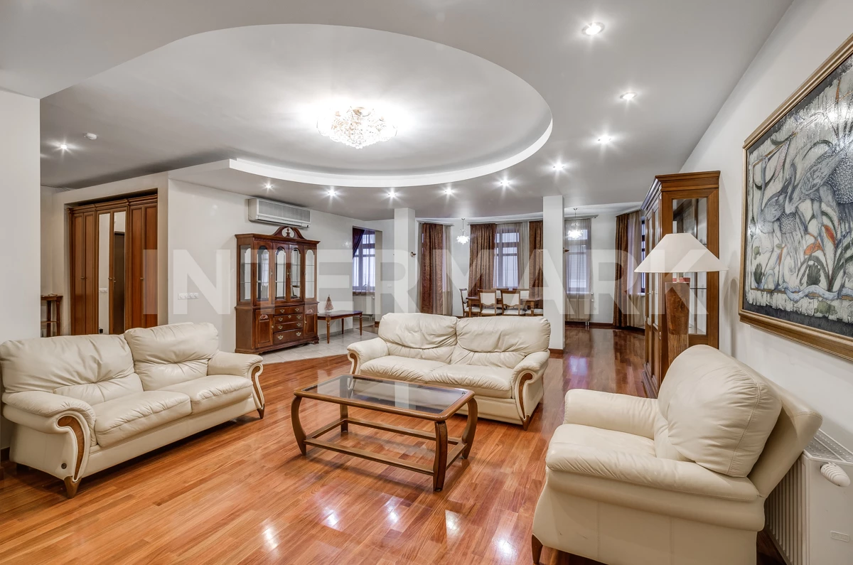 Снять в аренду Квартира, 3 комнаты  Малый Каковинский переулок, 8, Фото 1
