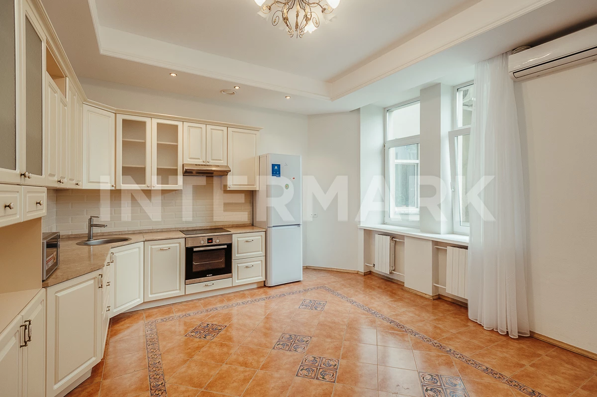 Rent Apartment, 5 rooms  Pyatnitskaya Street, 53/18, str. 1, Photo 1