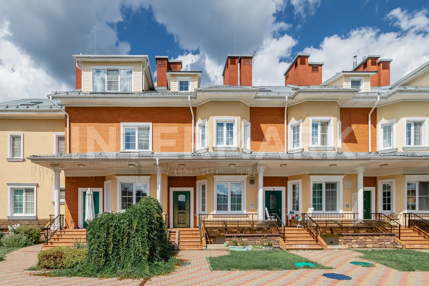 Rent Townhouse, 5 rooms  Angelovo Residence, 140, Photo 1