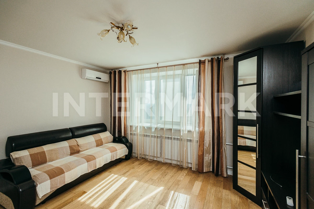 Rent Apartment, 1 room  Klenovy Boulevard, 13, Photo 1