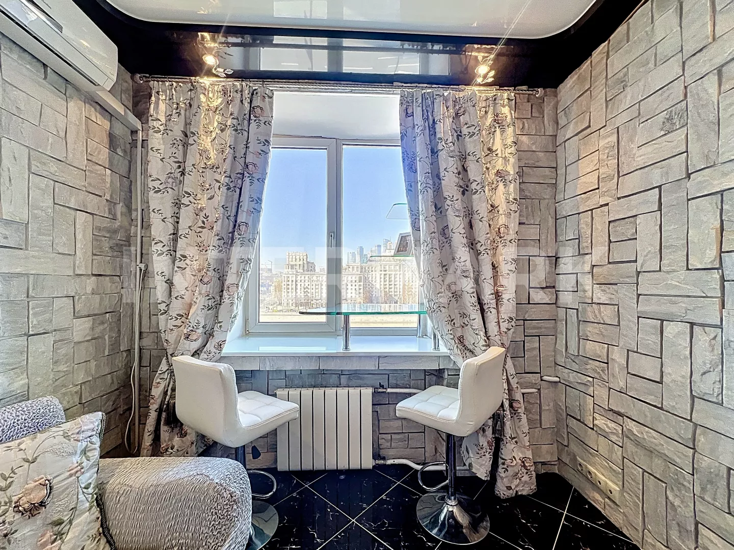 Rent Apartment, 3 rooms  Smolenskaya Street, 10, Photo 1