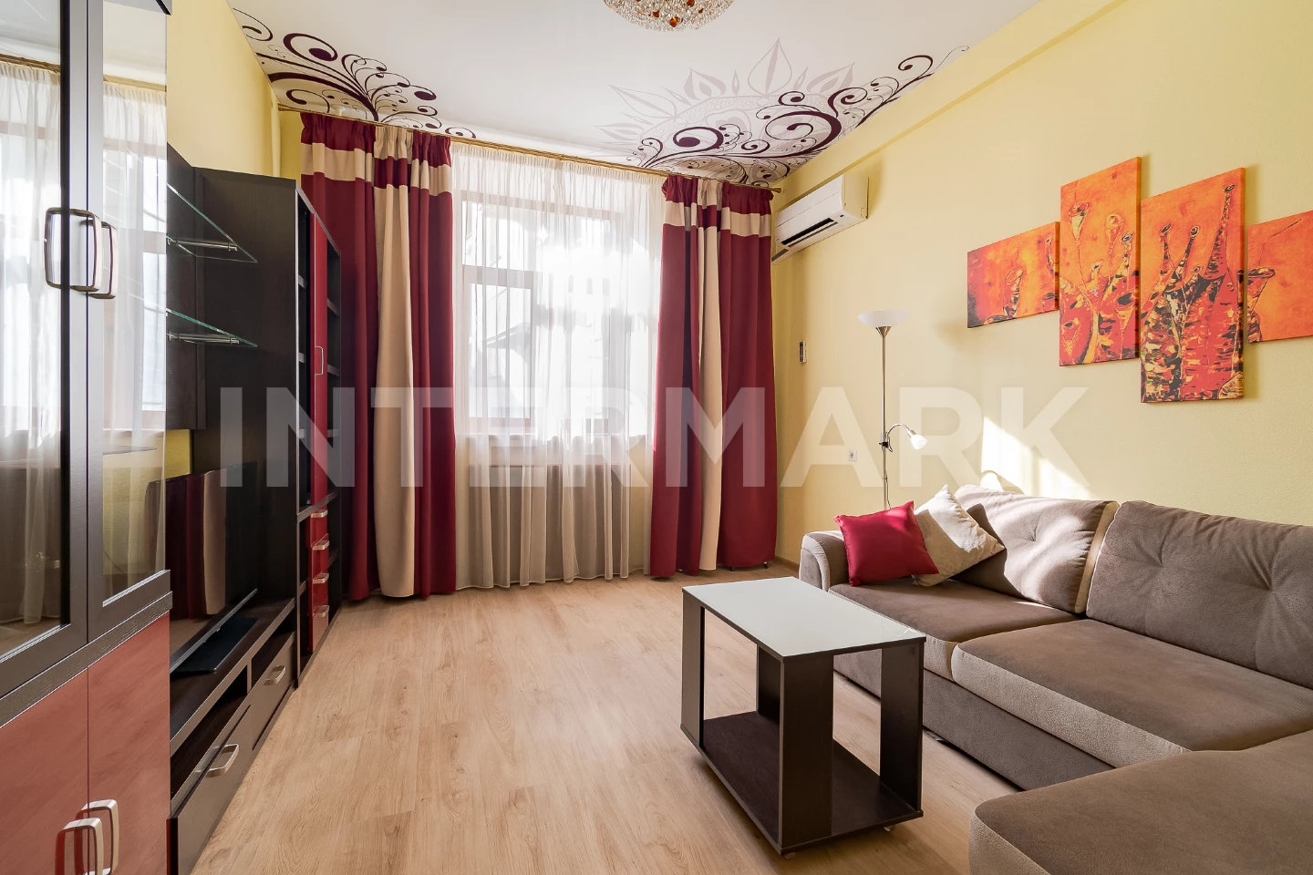 Снять в аренду Квартира, 2 комнаты  улица Земляной Вал, 42/20, Фото 1