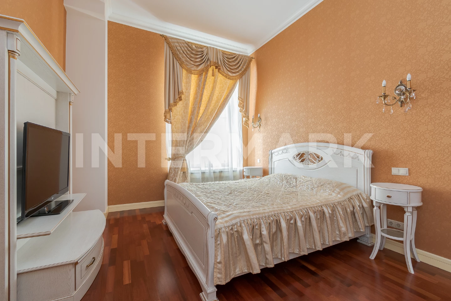 Снять в аренду Квартира, 3 комнаты  Столешников переулок, 9, стр. 3, Фото 1