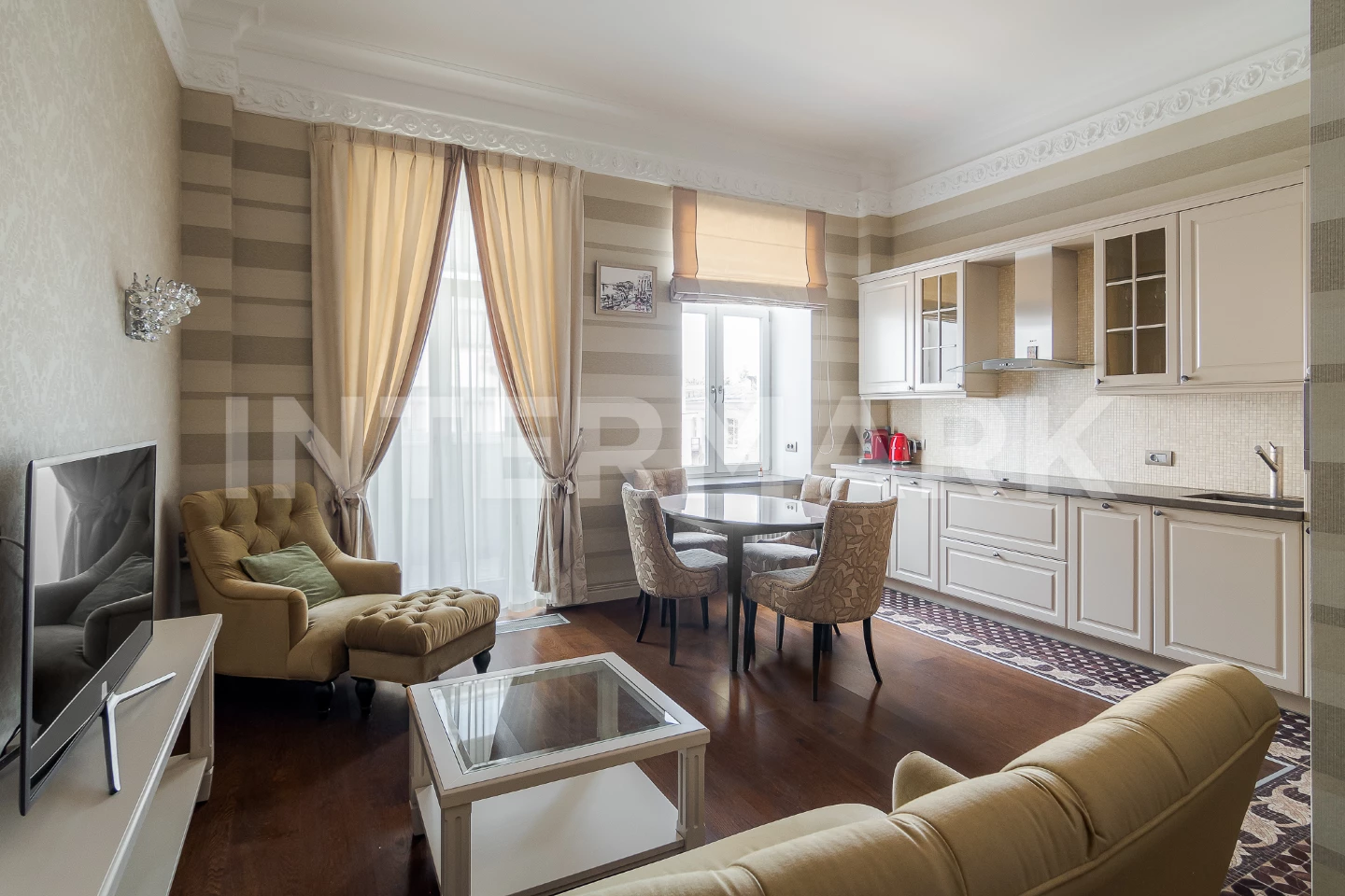 Снять в аренду Квартира, 3 комнаты  Малый Златоустинский переулок, 8, стр. 2, Фото 1