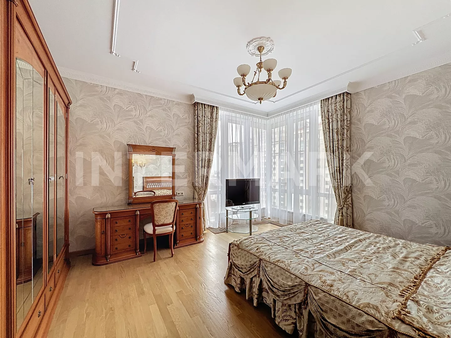 Снять в аренду Квартира, 4 комнаты  Авиационная улица, 79В, Фото 1