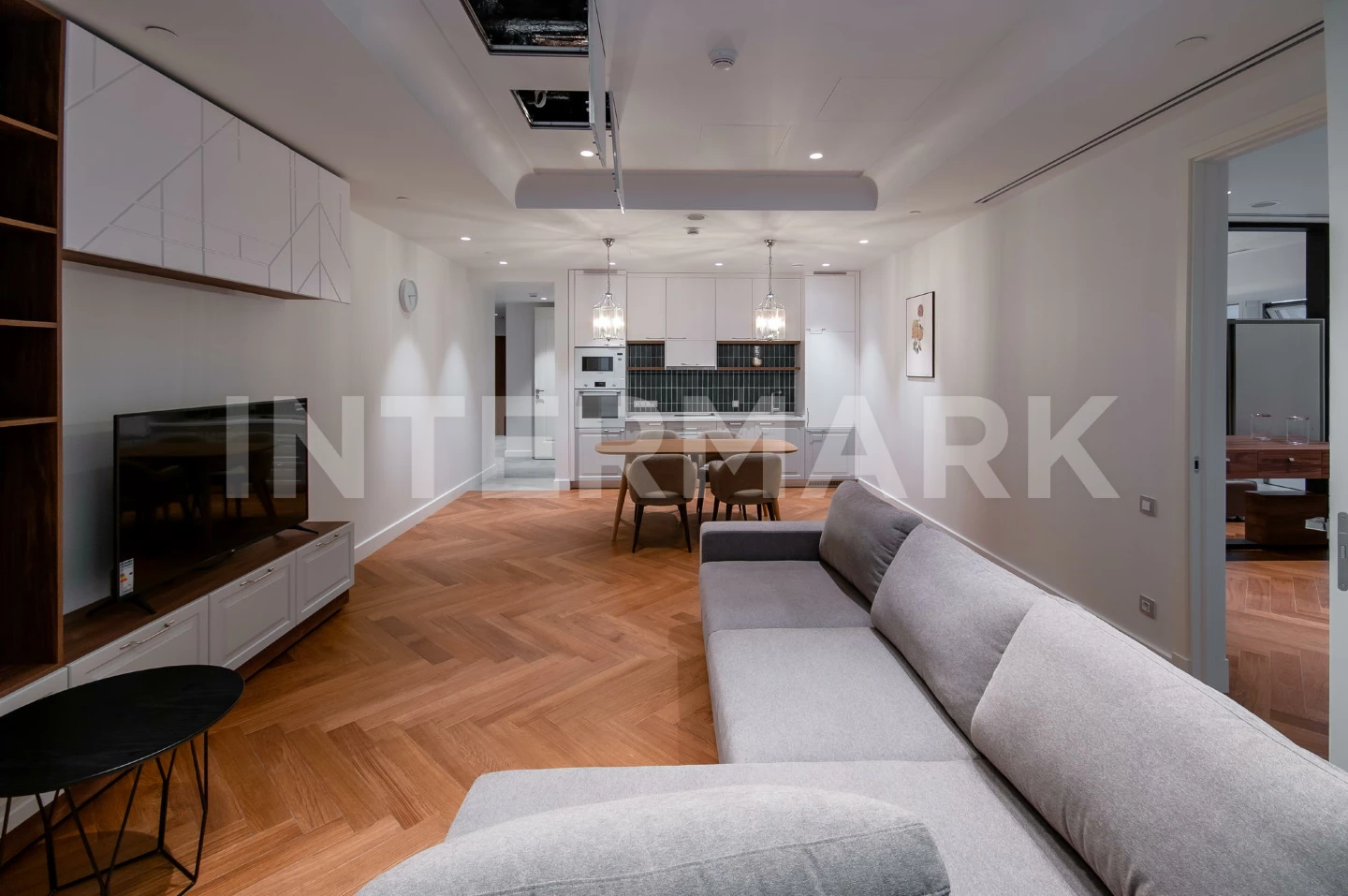 Снять в аренду Квартира, 2 комнаты  1-й Красногвардейский проезд, 15, Фото 1