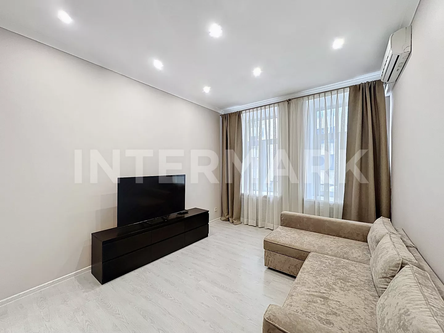 Снять в аренду Квартира, 3 комнаты  Малый Каковинский переулок, 3, Фото 1