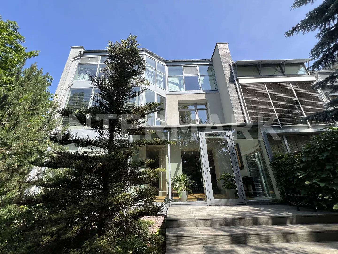 Снять в аренду Таунхаус, 10 комнат  Таманская ул., 7, Фото 1