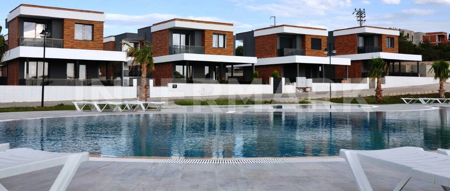  Villas with private beach near the sea in Cesme Turkey, Photo 1