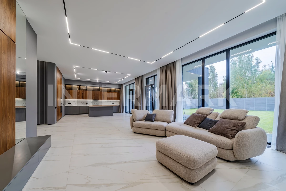  &nbsp; Rublevo-Uspenskoe, 19 km, Photo 1