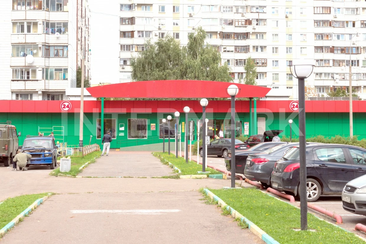  Стритритейл в спальном районе Россия, Москва, Кантемировская улица, 16к1, Фото 1