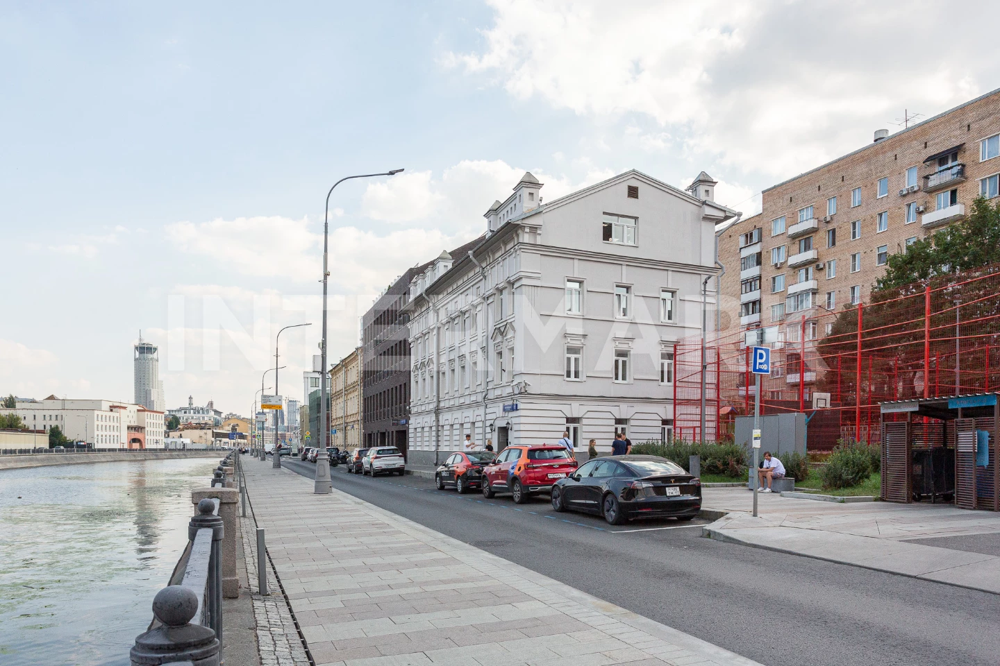 Снять в аренду  Особняк у реки на Озерковской наб Россия, Москва, Озерковская набережная, 12, Фото 1