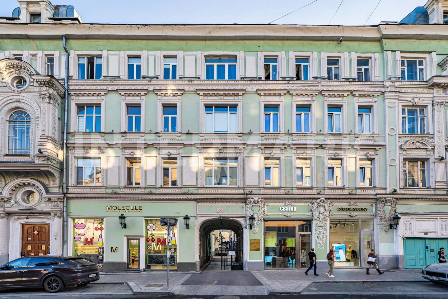 Снять в аренду  Аренда ритейла на Петровке Москва, улица Петровка, 19с3, Фото 1