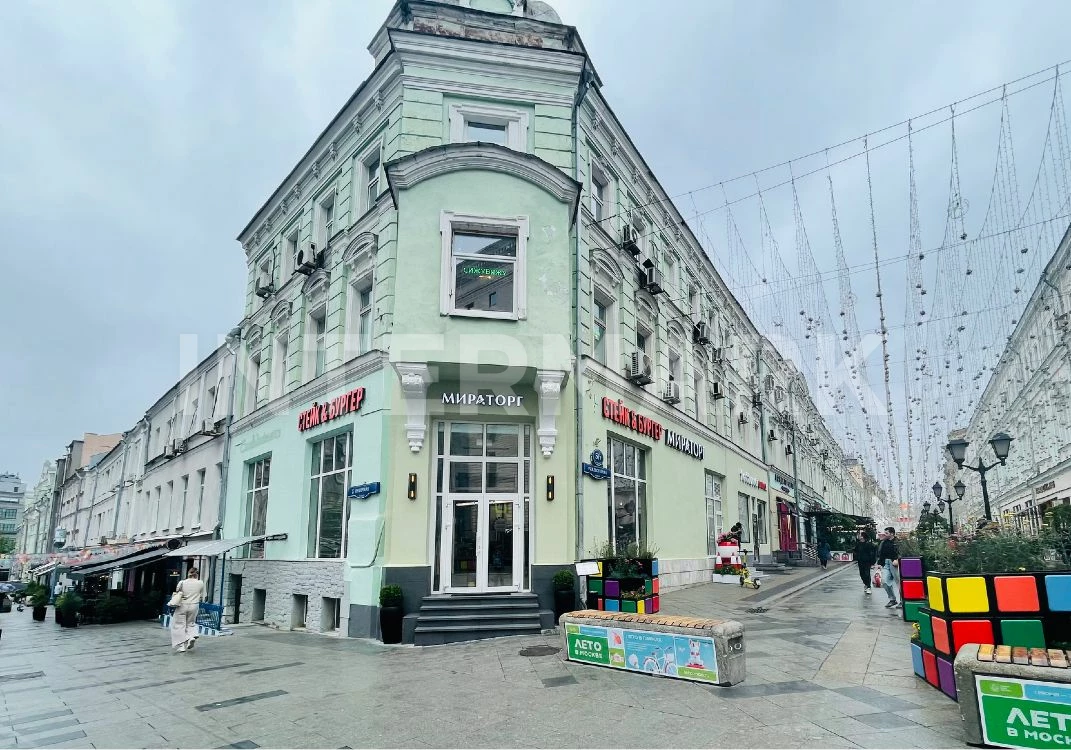 Снять в аренду  Street Retail у м.Кузнецкий мост Москва, улица Рождественка, 5/7с2, Фото 1