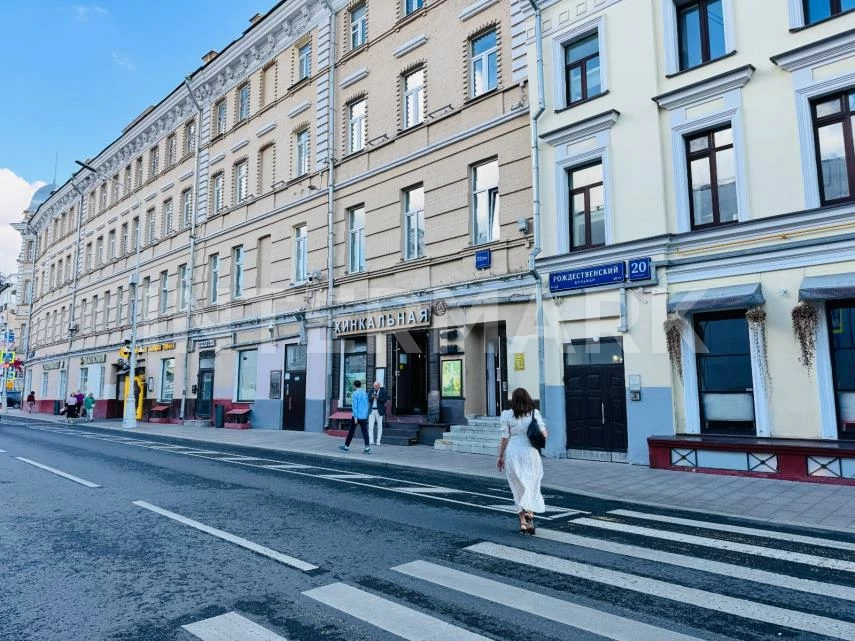 Снять в аренду  Стрит-ритейл у м.Тургеневская Москва, Рождественский бульвар, 22/23с1, Фото 1