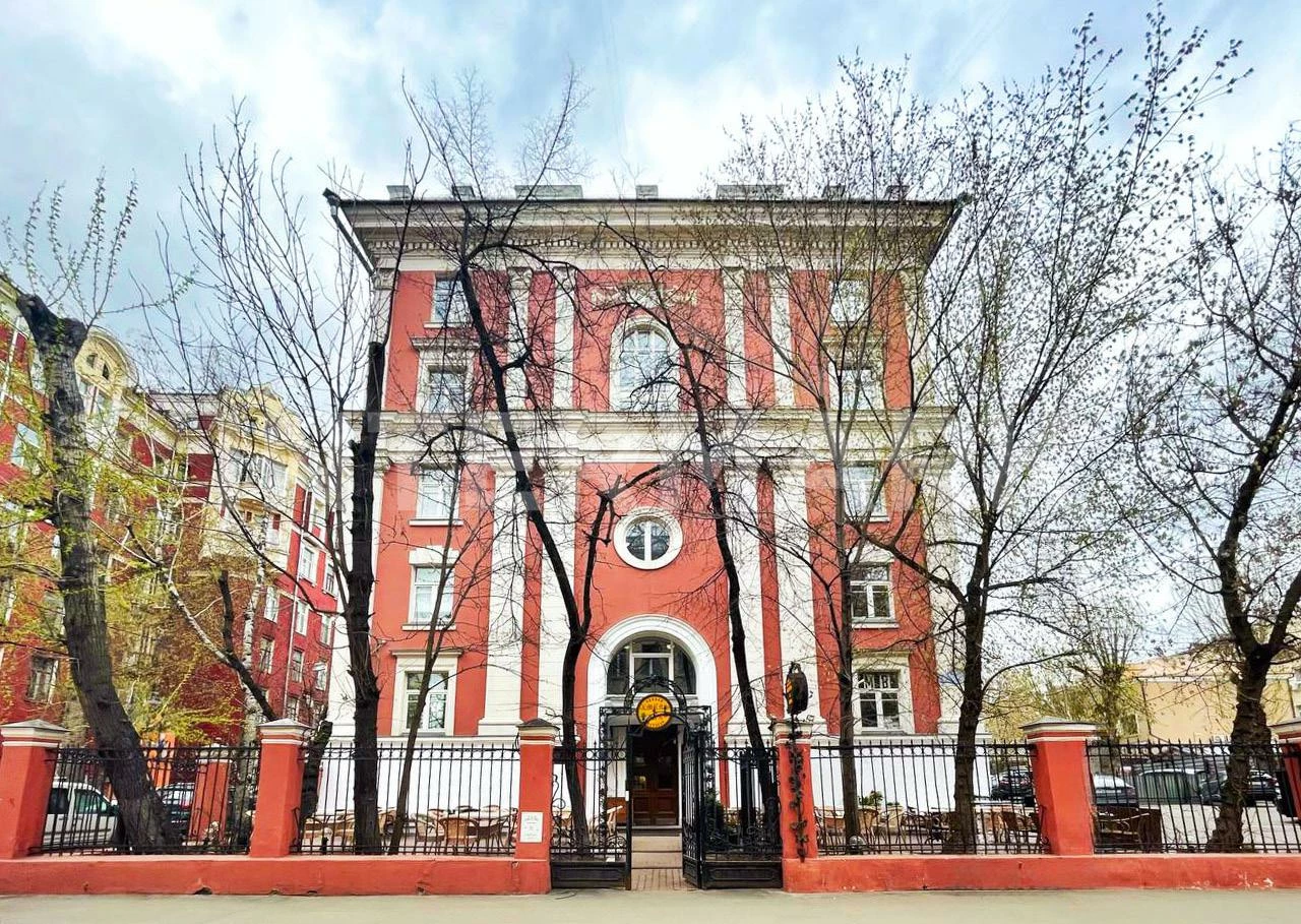 Снять в аренду  Офис на Патриарших Москва, Трёхпрудный переулок, 4с1, Фото 1