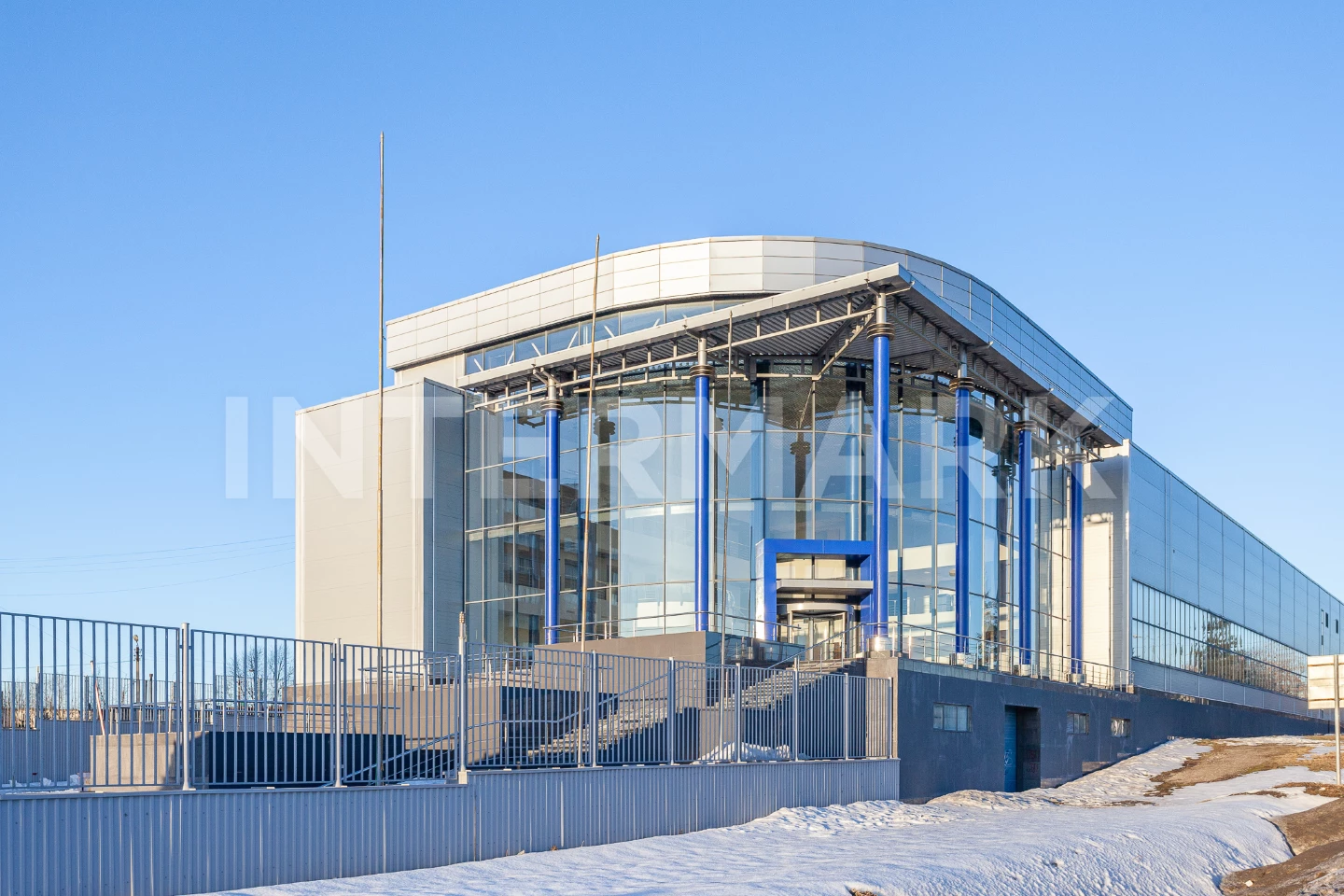 Снять в аренду  Автотехцентр на Киевском шоссе Россия, Московская область, Наро-Фоминский городской округ, Апрелевка, улица Горького, 34А, Фото 1