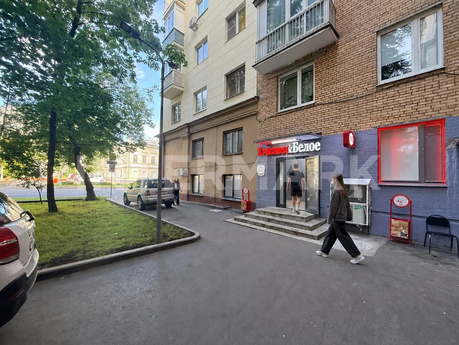  Красное и Белое у м. Крестьянская Застава Москва, Воронцовская улица, 34с1, Фото 1