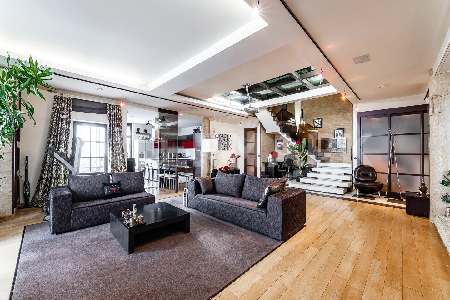 Penthouse, 5 rooms Residential complex Dve Bashni Marshala Biryuzova Street, 32, korp. 1, Photo 1